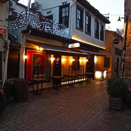 Gagarin Pub & Hotel Antalia Esterno foto