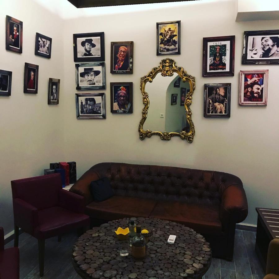 Gagarin Pub & Hotel Antalia Esterno foto